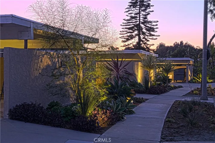 745 Domingo Drive, Newport Beach, California 92660