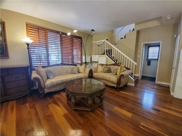 935 W Paramount Street, Azusa, California 91702