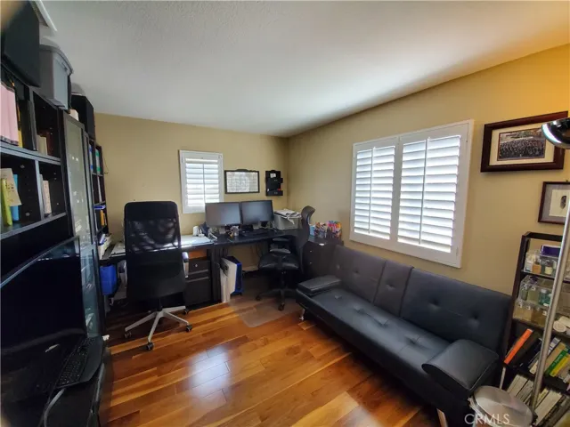 935 W Paramount Street, Azusa, California 91702