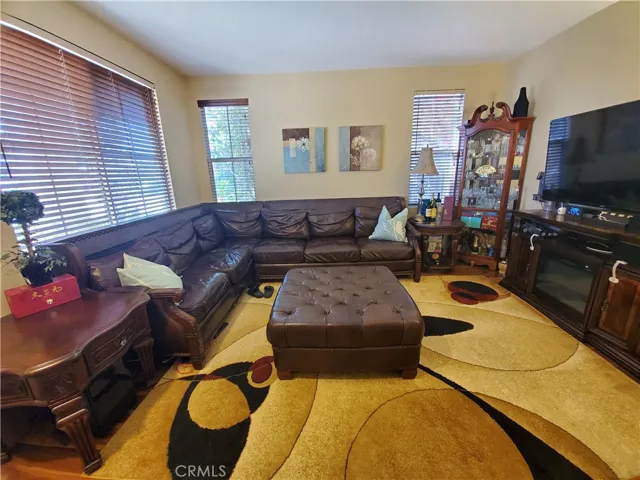 935 W Paramount Street, Azusa, California 91702
