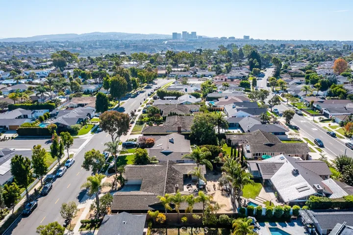 2045 Shipway Lane, Newport Beach, California 92660