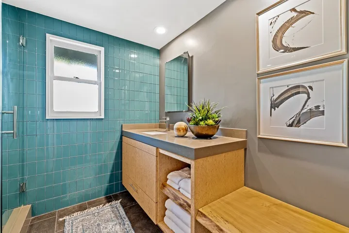 2045 Shipway Lane, Newport Beach, California 92660