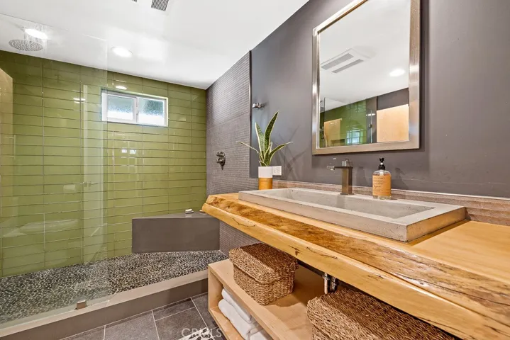 2045 Shipway Lane, Newport Beach, California 92660