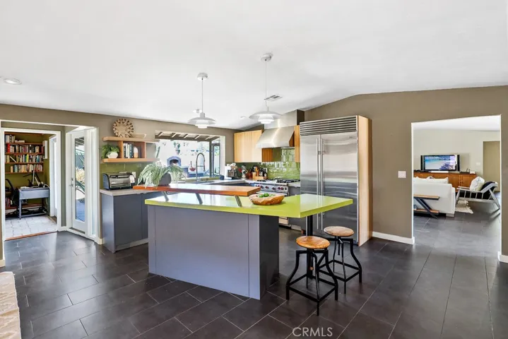2045 Shipway Lane, Newport Beach, California 92660