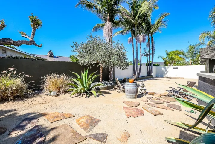 2045 Shipway Lane, Newport Beach, California 92660