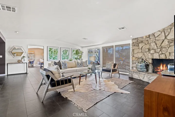 2045 Shipway Lane, Newport Beach, California 92660