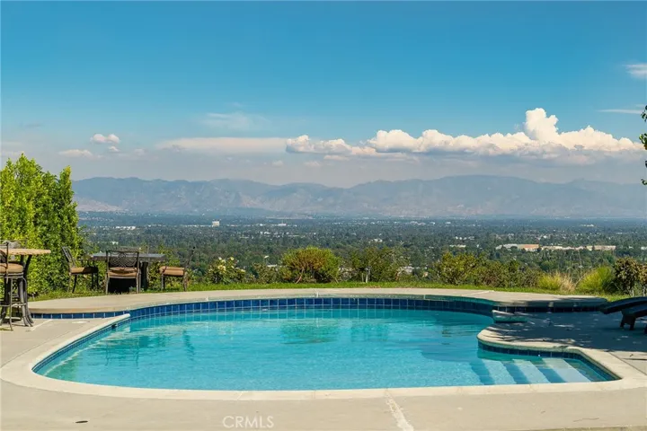 5860 Eilat Place, Woodland Hills, California 91367