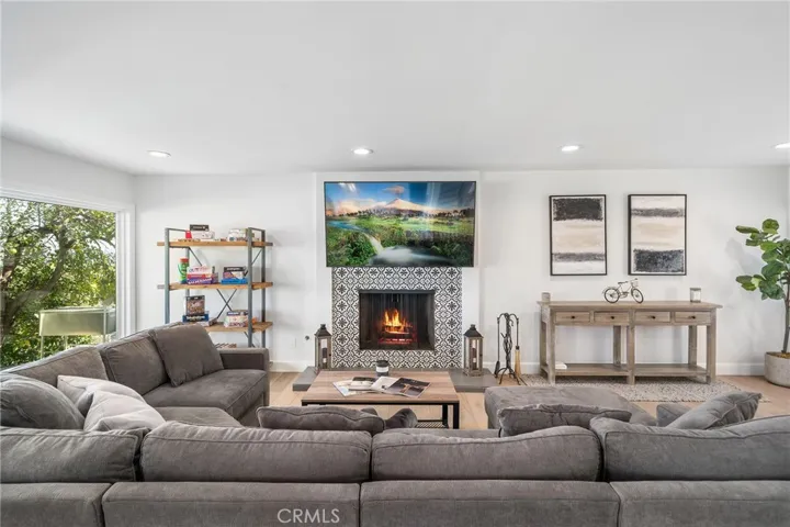 5860 Eilat Place, Woodland Hills, California 91367