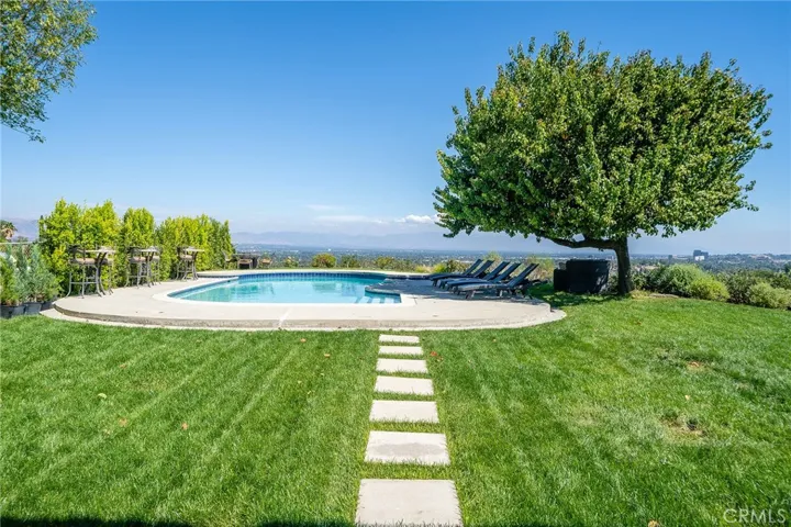 5860 Eilat Place, Woodland Hills, California 91367