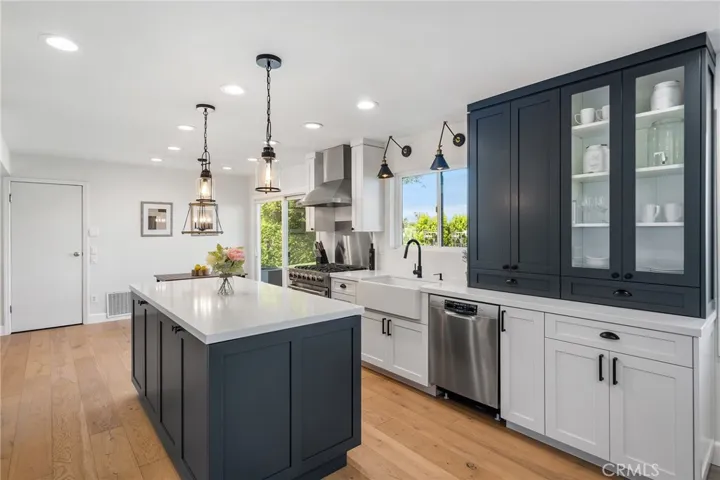 5860 Eilat Place, Woodland Hills, California 91367