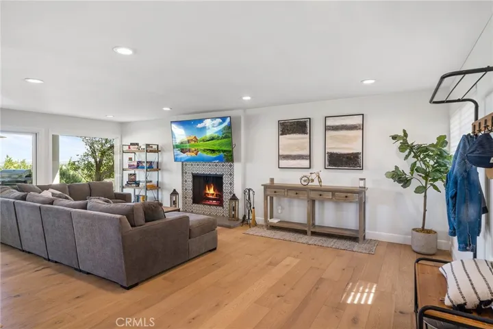 5860 Eilat Place, Woodland Hills, California 91367
