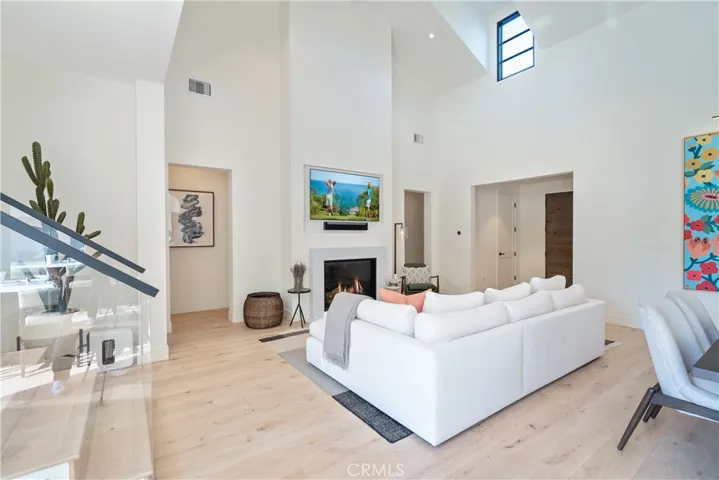 163 Broadway, Costa Mesa, California 92627