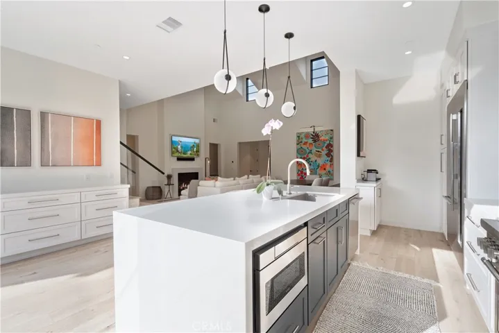 163 Broadway, Costa Mesa, California 92627