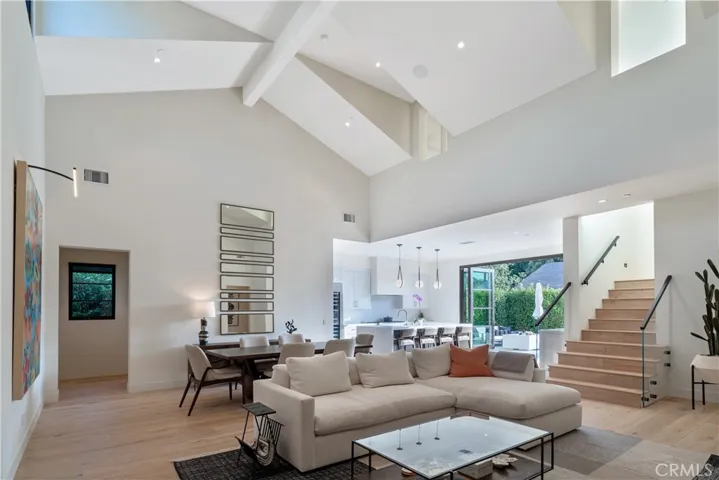 Dramatic 22-foot ceilings.
