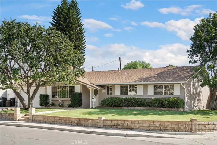 Exceptional corner lot