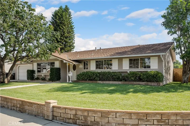 Gorgeous curb appeal