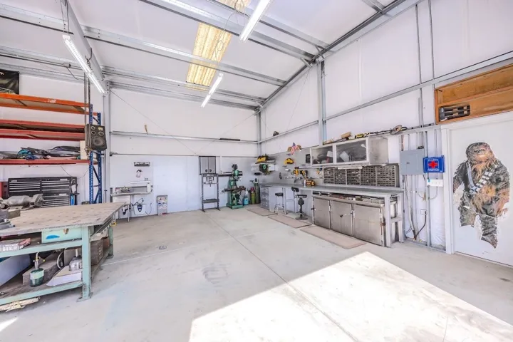 Workshop - Right Roll Up Door Entry