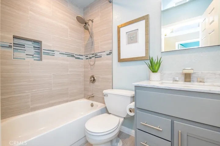 Full Guest bathroom