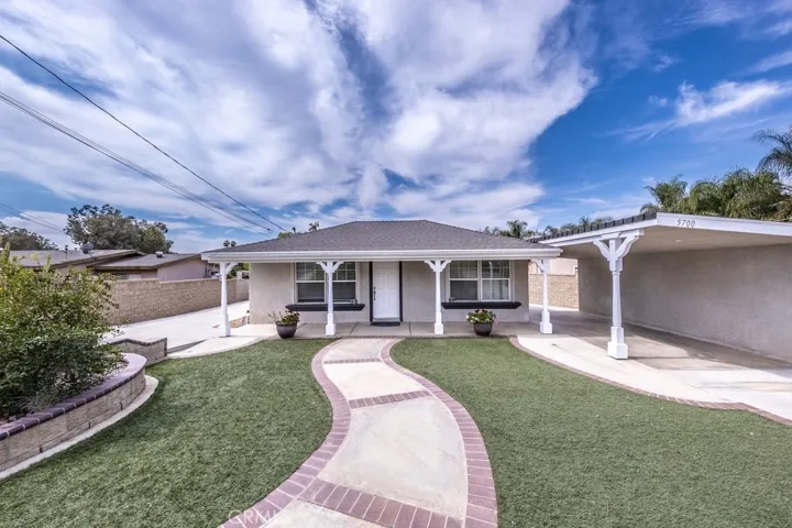Front Yard Entry Walkway