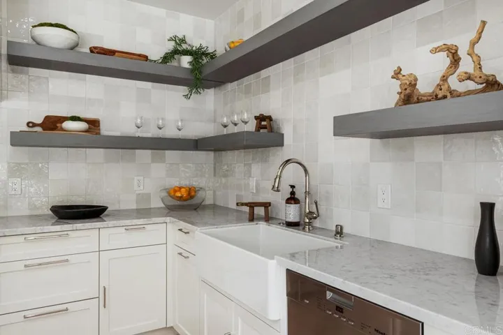 2175 Calle Frescota, La Jolla, California 92037