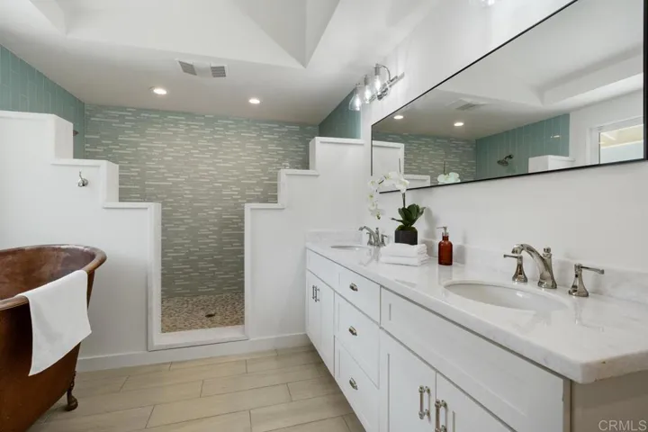 2175 Calle Frescota, La Jolla, California 92037