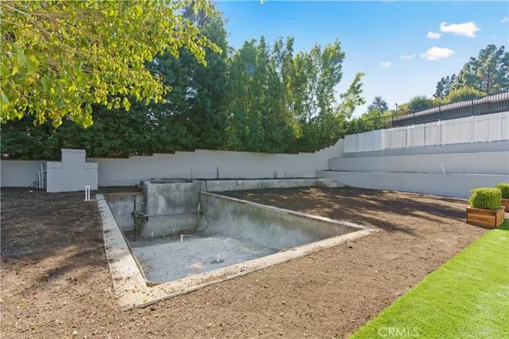 7634 Woodrow Wilson Drive, Los Angeles, California 90046