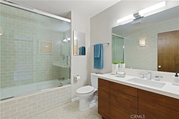 7634 Woodrow Wilson Drive, Los Angeles, California 90046