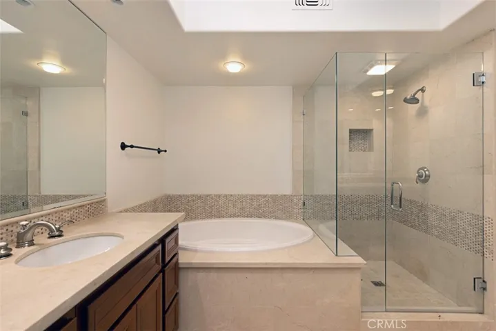 401 Bernard Street 201, Costa Mesa, California 92627