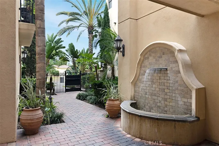401 Bernard Street 201, Costa Mesa, California 92627