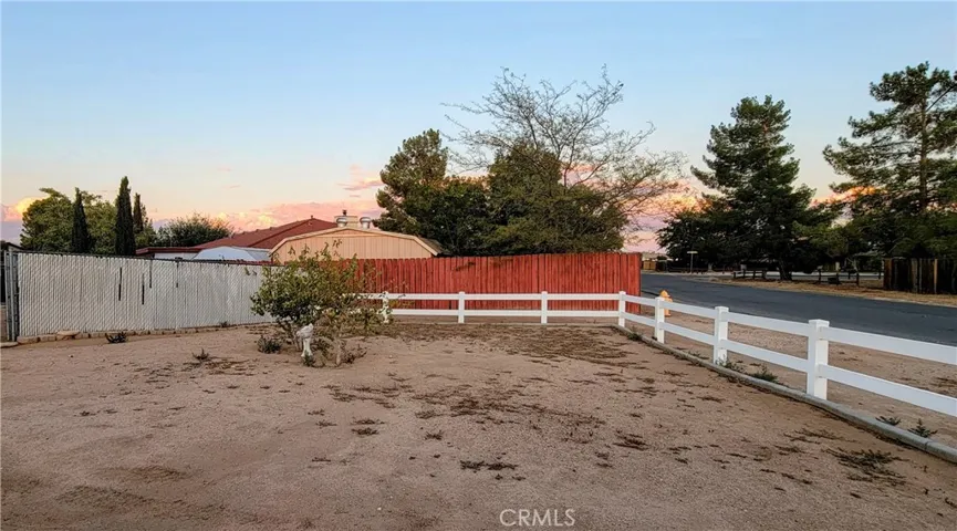 12729 Running Deer Road, Apple Valley, California 92308