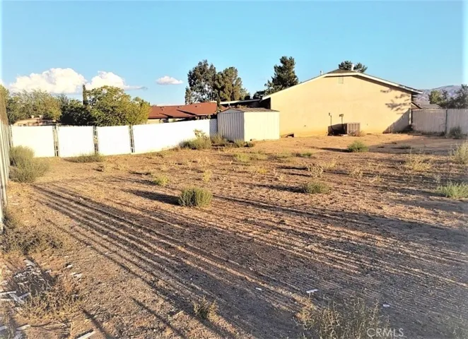 12729 Running Deer Road, Apple Valley, California 92308