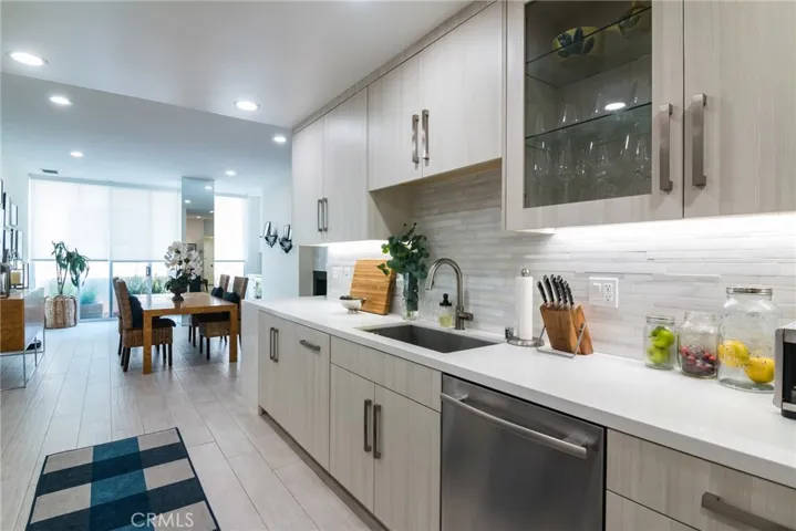 1333 S Beverly Glen Boulevard 304, Los Angeles, California 90024