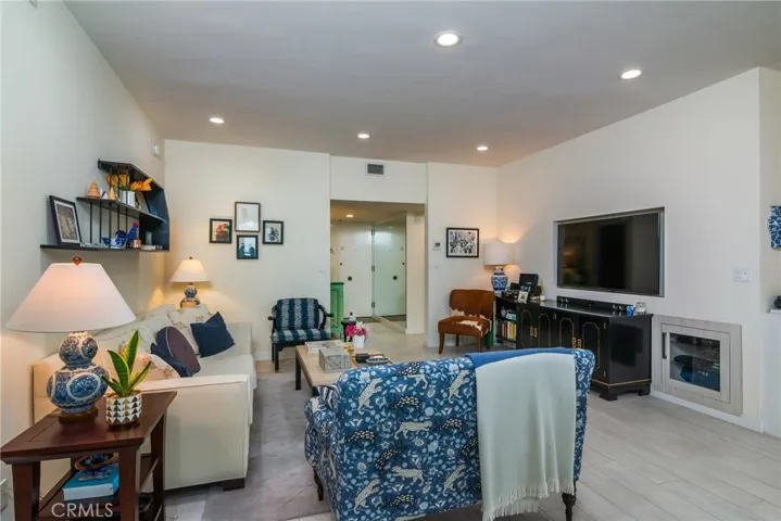 1333 S Beverly Glen Boulevard 304, Los Angeles, California 90024