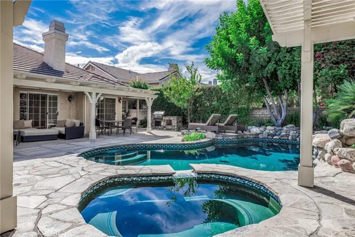 18795 Willowtree Lane, Northridge, California 91326