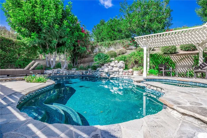 18795 Willowtree Lane, Northridge, California 91326