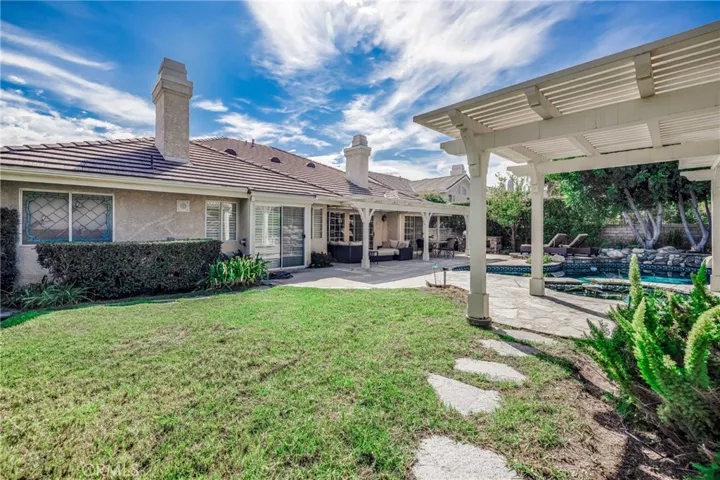 18795 Willowtree Lane, Northridge, California 91326