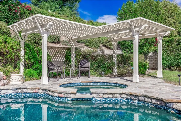 18795 Willowtree Lane, Northridge, California 91326