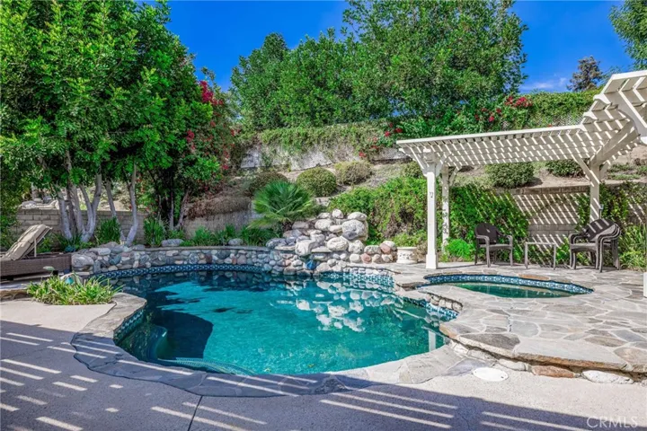 18795 Willowtree Lane, Northridge, California 91326