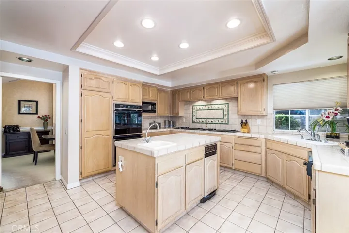 18795 Willowtree Lane, Northridge, California 91326