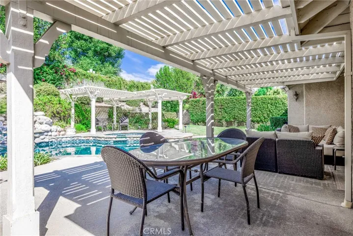 18795 Willowtree Lane, Northridge, California 91326