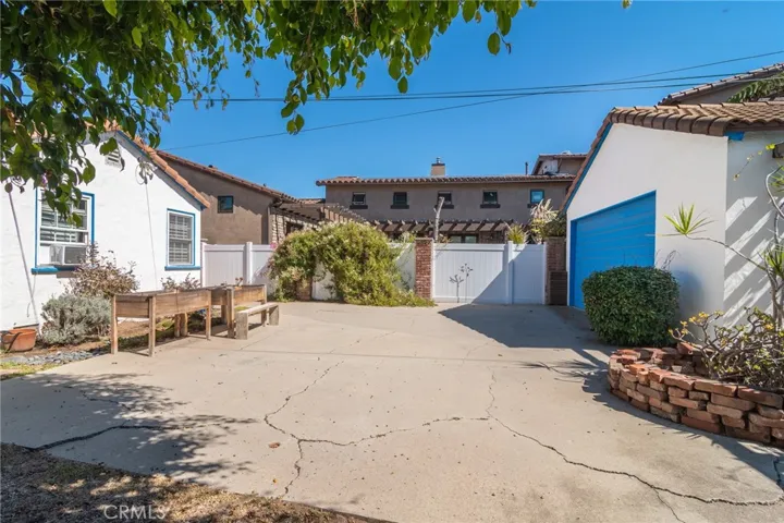 946 11th Street, Huntington Beach, California 92648