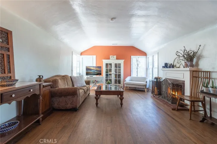 946 11th Street, Huntington Beach, California 92648