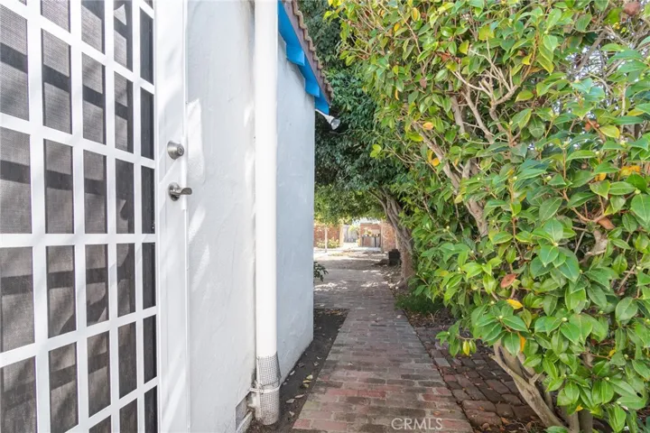 946 11th Street, Huntington Beach, California 92648