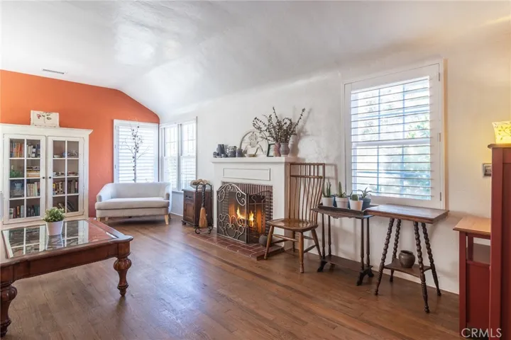 946 11th Street, Huntington Beach, California 92648