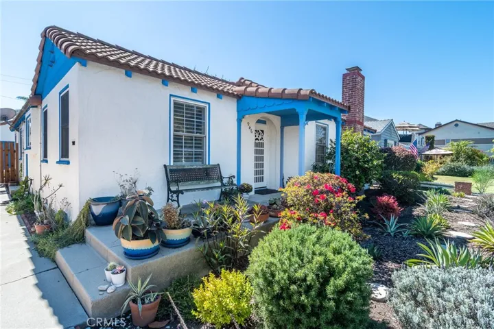 946 11th Street, Huntington Beach, California 92648