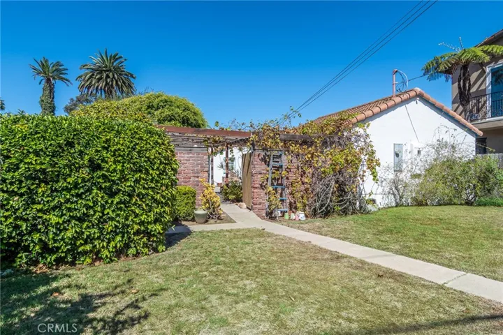 946 11th Street, Huntington Beach, California 92648
