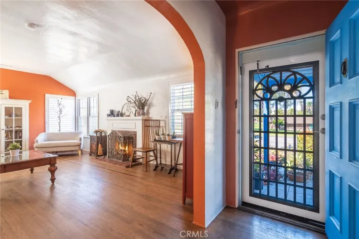 946 11th Street, Huntington Beach, California 92648