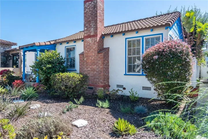 946 11th Street, Huntington Beach, California 92648