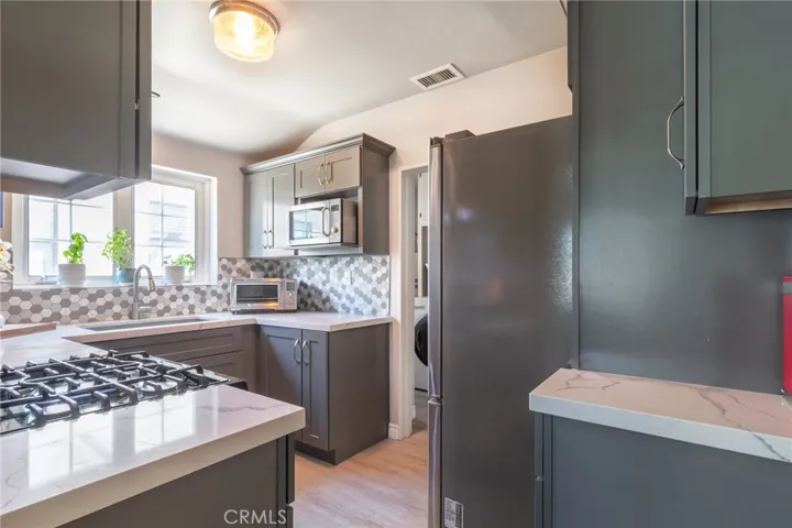 946 11th Street, Huntington Beach, California 92648