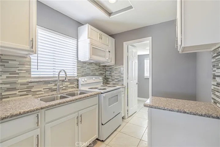 734 E Avenue G, Lancaster, California 93535